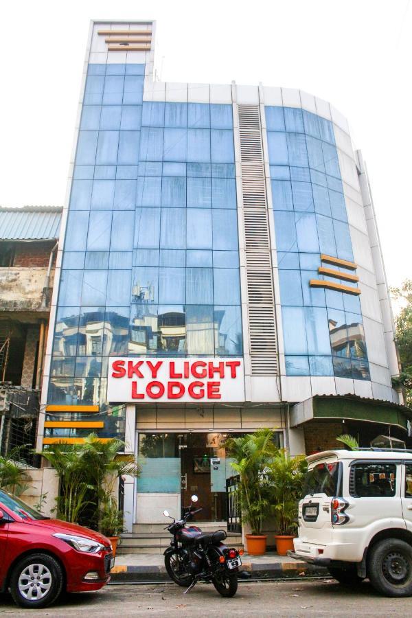 Hotel Skylight Нави Мумбаи Экстерьер фото